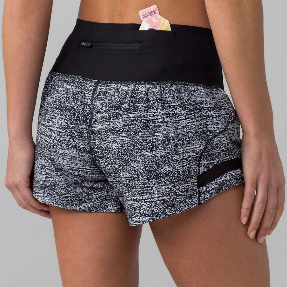 NWOTS **Lululemon** Pace Perfect Shorts. Size 10. Black And White - Picture 8 of 12